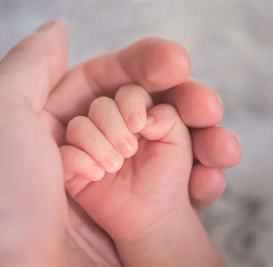 baby-hand new born baby